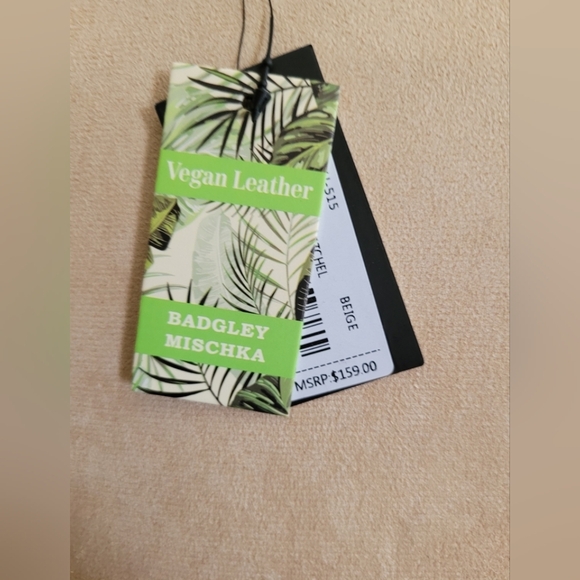 Badgley Mischka Elegant Cream Shearling Handbag - Picture 9 of 9